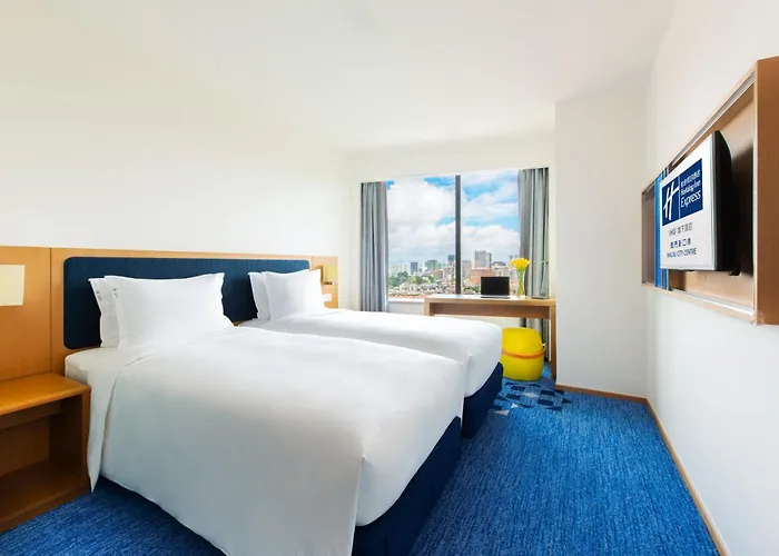 Express Centre By Ihg Hotel 3*