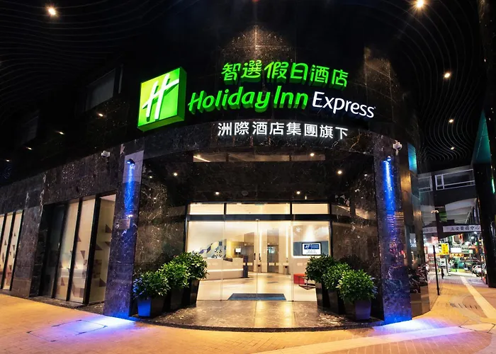 Hotel Express Centre By Ihg 3*