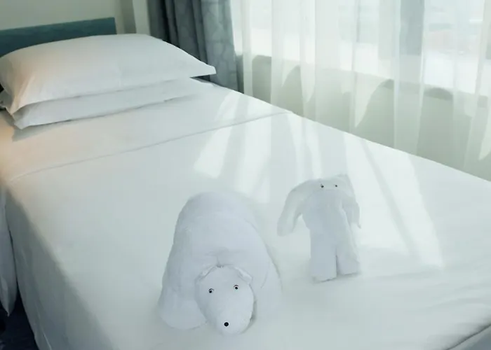Express Centre By Ihg Hotel 3*