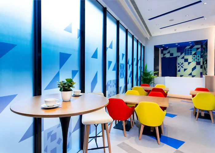 Hotel Express Centre By Ihg