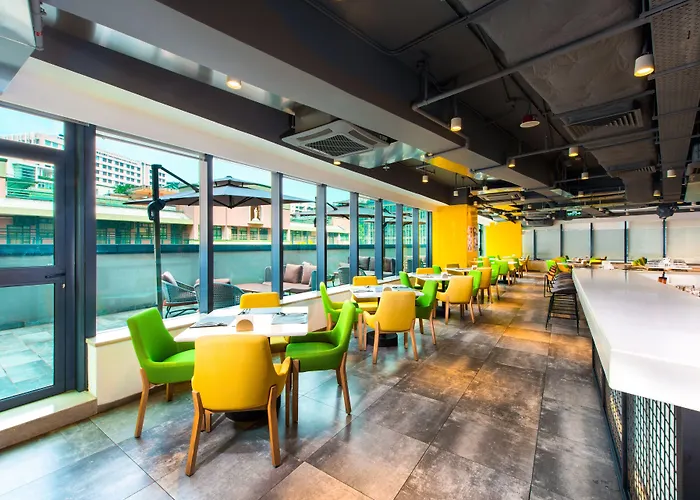 Express Centre By Ihg Hotel 3*