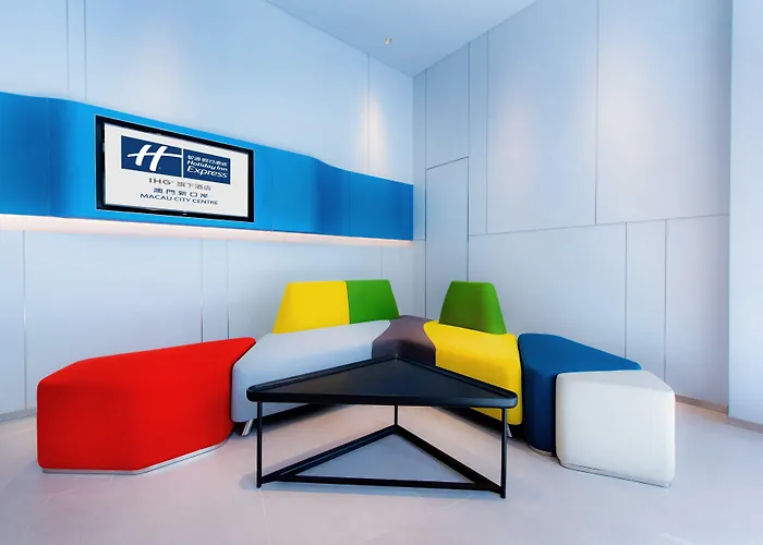 Hotel Express Centre By Ihg 3*