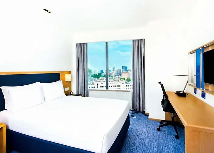 Express Centre By Ihg 3*
