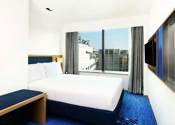 Hotel Express Centre By Ihg
